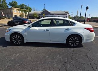 Used 2016 Nissan Altima 2.5 SV image 1