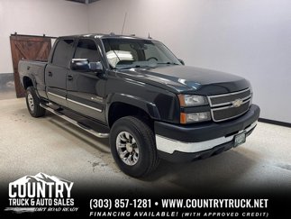 Used 2005 Chevrolet Silverado 2500 LT w/ Heavy-Duty Power Package image 1