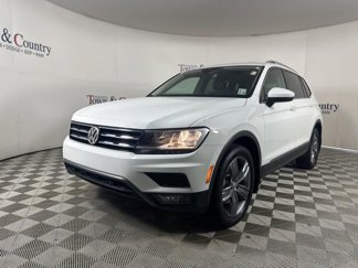 Used 2020 Volkswagen Tiguan SEL image 1