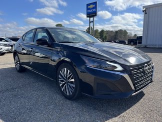 Used 2023 Nissan Altima 2.5 SV image 1