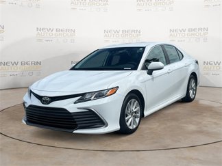 Used 2022 Toyota Camry LE image 1