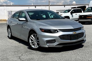 Used 2017 Chevrolet Malibu LT image 1