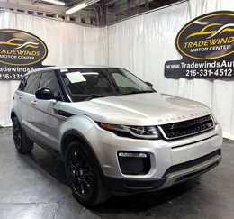 Used 2018 Land Rover Range Rover Evoque SE image 1