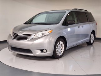 Used 2016 Toyota Sienna XLE image 1