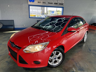 Used 2013 Ford Focus SE w/ SE Winter Pkg image 1