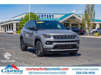 Used 2024 Jeep Compass Limited image 1