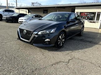 Used 2020 Nissan Altima 2.5 SV image 1