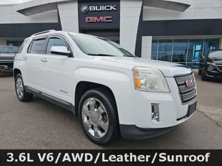 Used 2015 GMC Terrain SLT image 1
