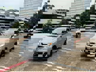 Used 2010 Toyota Matrix image 1