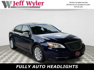 Used 2013 Chrysler 200 Limited image 1