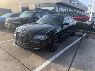 Used 2022 Chrysler 300 Touring L image 1