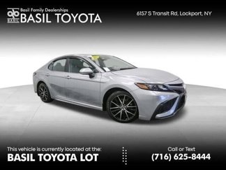 Used 2022 Toyota Camry SE image 1