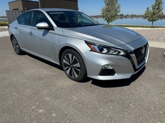 Used 2022 Nissan Altima 2.5 SV image 1