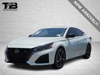 Used 2024 Nissan Altima 2.5 SR w/ SR Premium Package image 1