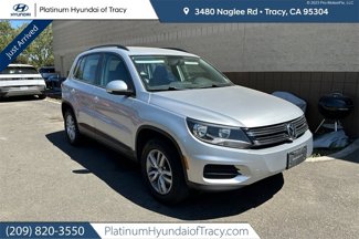 Used 2015 Volkswagen Tiguan S image 1