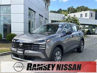 Used 2025 Nissan Kicks S image 1
