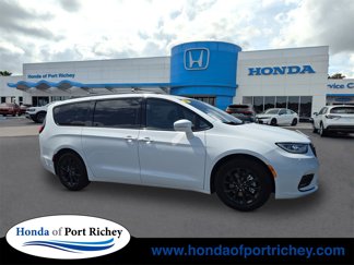 Used 2021 Chrysler Pacifica Touring-L w/ S Appearance Package image 1