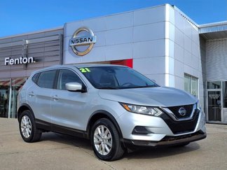 Used 2021 Nissan Rogue Sport S image 1