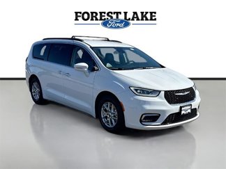 Used 2022 Chrysler Pacifica Touring-L image 1
