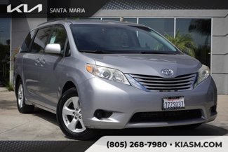 Used 2017 Toyota Sienna LE image 1