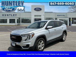 Used 2022 GMC Terrain SLE image 1
