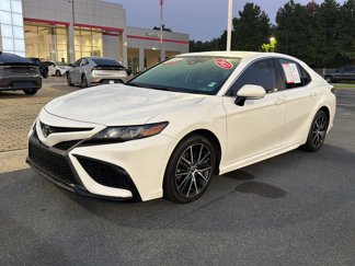 Certified 2022 Toyota Camry SE image 1