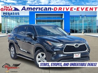 Used 2022 Toyota Highlander LE image 1