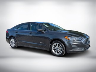 Used 2019 Ford Fusion SE image 1