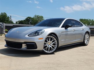 Used 2018 Porsche Panamera 4 image 1