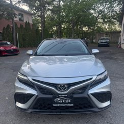 Used 2021 Toyota Camry SE image 1