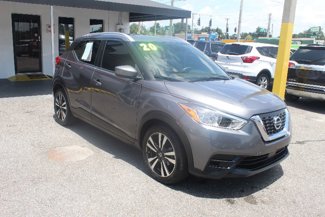 Used 2020 Nissan Kicks SV image 1