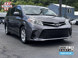 Used 2018 Toyota Sienna LE image 1