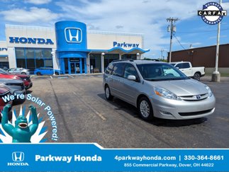 Used 2010 Toyota Sienna XLE image 1