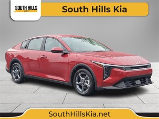 New 2025 Kia K4 LXS image 1