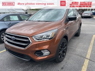 Used 2017 Ford Escape SE w/ SE Sport Appearance Package image 1