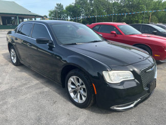 Used 2018 Chrysler 300 Touring image 1
