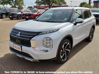 Used 2023 Mitsubishi Outlander SE image 1