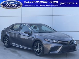 Used 2024 Toyota Camry SE image 1