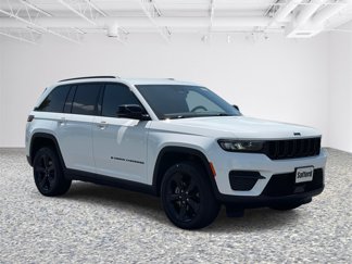 Used 2024 Jeep Grand Cherokee Altitude image 1