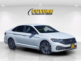 Used 2024 Volkswagen Jetta Sport image 1
