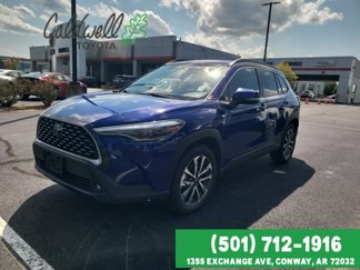 Used 2023 Toyota Corolla Cross XLE image 1