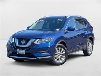 Used 2019 Nissan Rogue SV image 1