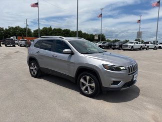 Used 2019 Jeep Cherokee Limited image 1