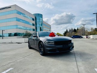 Used 2019 Dodge Charger SXT image 1