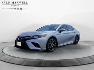Used 2018 Toyota Camry SE image 1