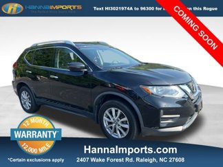 Used 2017 Nissan Rogue SV image 1