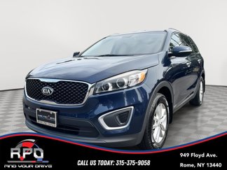 Used 2016 Kia Sorento LX w/ LX Convenience Package image 1
