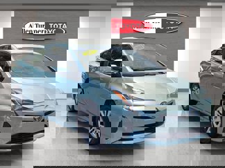 Used 2017 Toyota Prius Three image 1