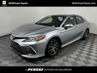 Used 2021 Toyota Camry XLE image 1