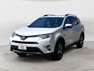 Used 2018 Toyota RAV4 XLE image 1
